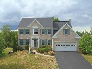 2723 Country Club Dr, Pittsburgh, PA 15205-8713