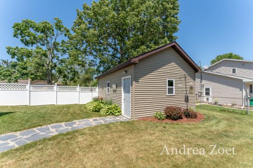 521 Edward St, Middlevle MI 49333-9775 exterior