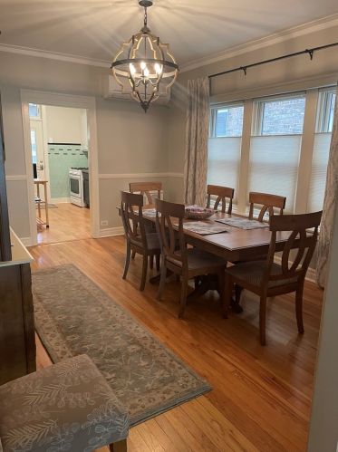 2243 Winnemac Ave, Chicago IL 60625-1818 exterior