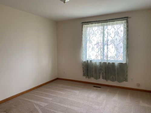 32047 Lakepoint St, New Baltimore MI 48047-3483 exterior