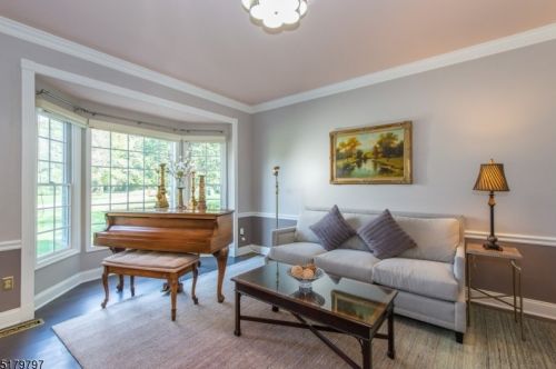 6 Cornell Dr, Dover NJ 07869-3537 exterior