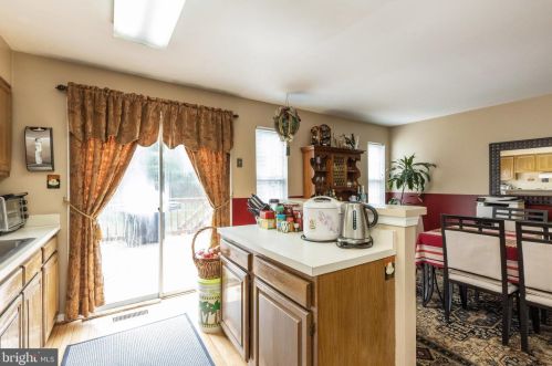 15 Hunters Gate Ct, Silver Spring MD 20904-1827 exterior