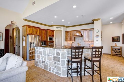 499 Mystic Pkwy, Spring Branch TX 78070-5417 exterior