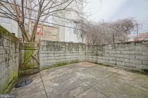 1310 17 St, Philadelphia PA 19121-5041 exterior