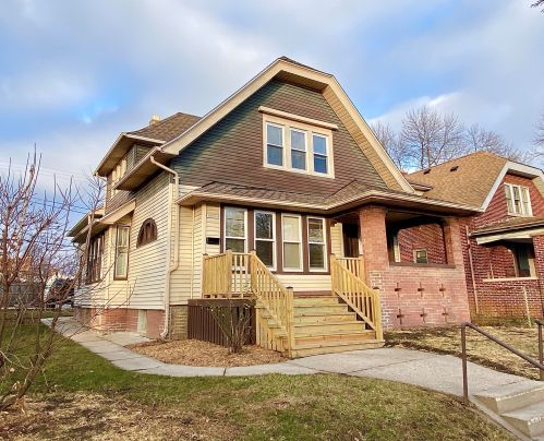 3009 12th St, Milwaukee WI 53215-3822 exterior