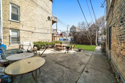 1825 Hermitage Ave, Chicago IL 60613-1106 exterior