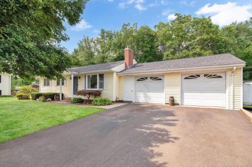 28 Linsal St, Windsor Locks, CT 06096-2802