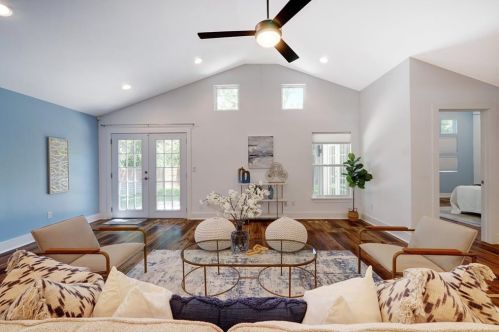 6107 Belfast Dr, Austin TX 78723-1117 exterior