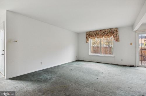 3110 Apple Rd, Washington DC 20018-1605 exterior