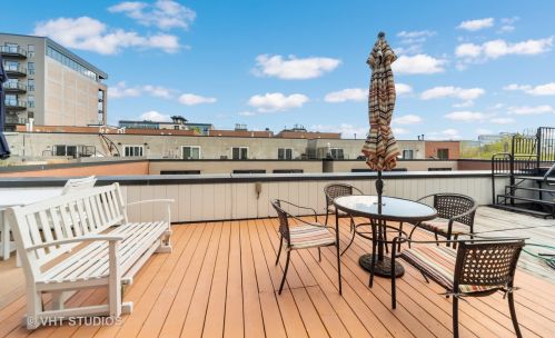 1248 Cottage Pl, Chicago IL 60607-2854 exterior