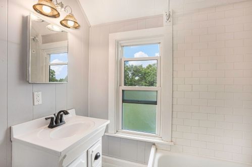 436 Walnut St, Grand Rapids MI 49503-1760 exterior