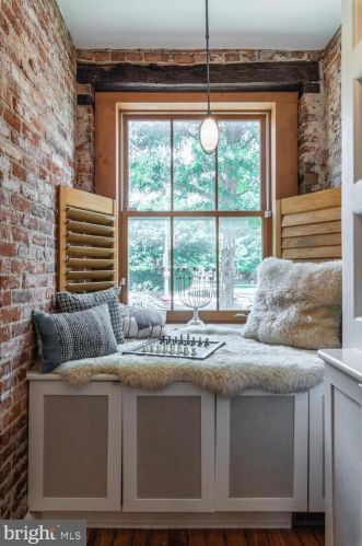 1245 Independence Ave, Washington DC 20003-2302 exterior