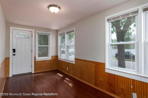 107 Elm St, Lakehurst, NJ 08733-2911