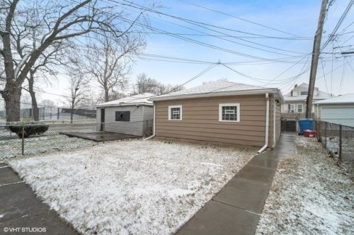 602 90 Pl, Chicago IL 60619-7906 exterior