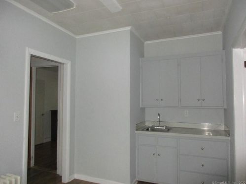 382 Prospect St, Torrington CT 06790-6330 exterior