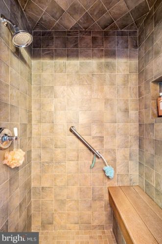 1129 Christian St, Philadelphia PA 19147-3710 exterior