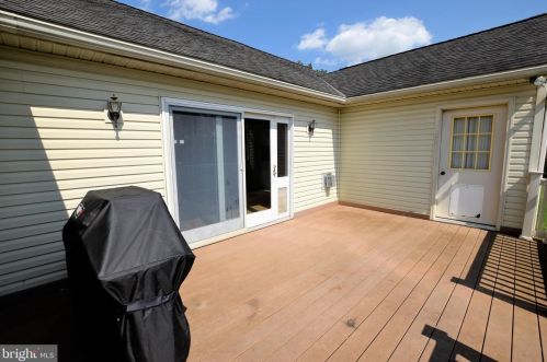 131 Wheaton Dr, Littlestown PA 17340-1356 exterior