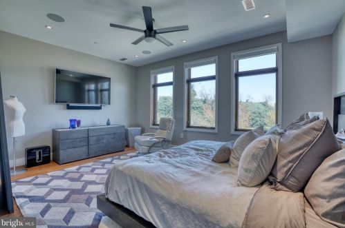 308 2nd St, Philadelphia PA 19133-0040 exterior