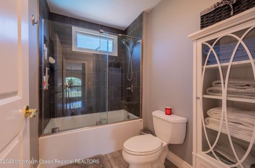 16 Country Vw Dr, East Freehold NJ 07728-9026 exterior