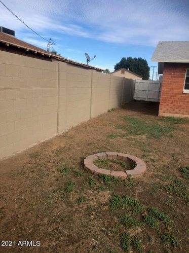 6844 33rd Ave, Phoenix AZ 85051-1201 exterior