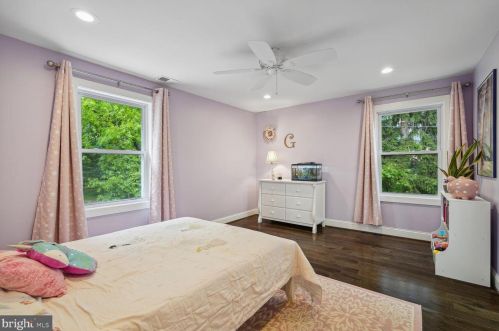 8819 Victory Ln, Rockville MD 20854-3643 exterior