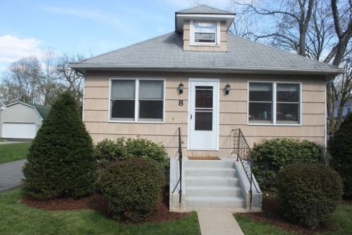 8 Mendes St, Parsippany, NJ 07834-1216