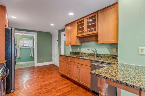 70 Franklin St, Concord, NH 03301-4179