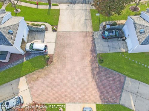 47 Kentucky Way, East Freehold NJ 07728-4656 exterior