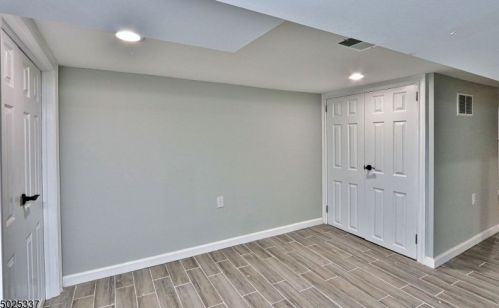 34 Enfield Ave, Montclair NJ 07042-3118 exterior