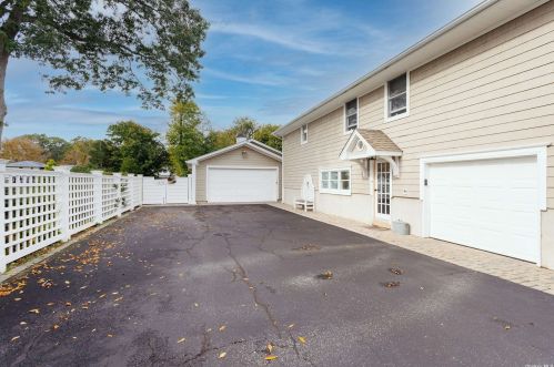 17 Dryden Way, Commack NY 11725-1927 exterior