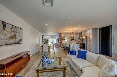 4043 44th Pl, Phoenix AZ  85018-5401 exterior