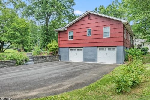 25 Knollwood Rd, Whippany NJ  07981-1820 exterior