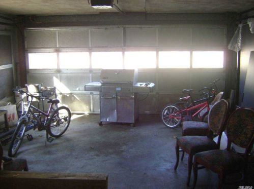 10 Birch Dr, Huntington Station NY 11746-3003 exterior