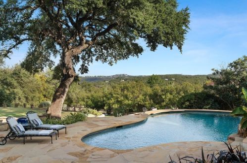 2209 Deleon Ct, Austin TX 78733-1629 exterior