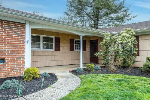 4 Cymbeline Dr, Old Bridge, NJ 08857-2704