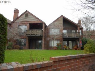 15695 114th Ct, Portland, OR 97224-3306