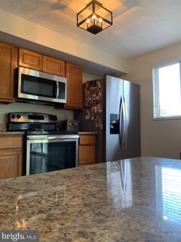 6064 Chicory Pl, Alexandria VA 22310-4411 exterior