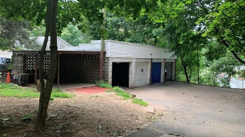 193 Bassett St, New Britain CT 06051-3421 exterior