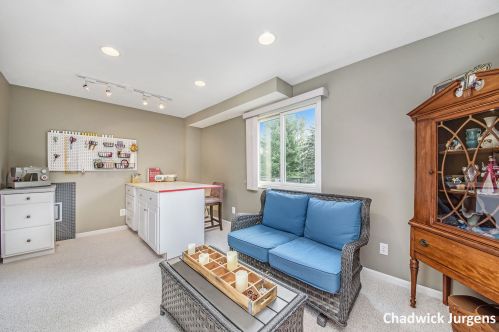 5542 Thoroughbred Dr, Wyoming MI 49418-8309 exterior