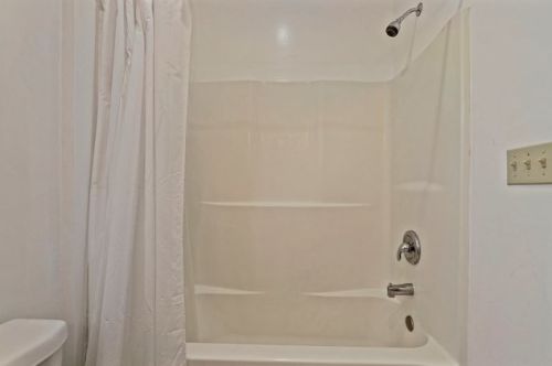 6152 Ellis Ave, Chicago IL 60637-2614 exterior