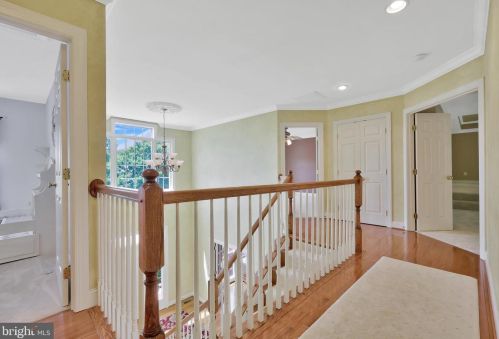 7019 Highland Meadows Ct, Alexandria VA  22315-3963 exterior
