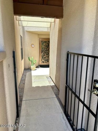 4061 Quiet Moon Dr, Tucson AZ  85718-3427 exterior