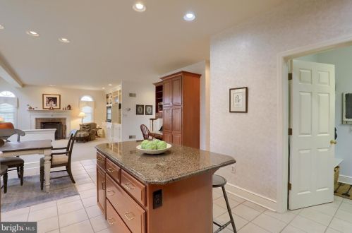 2933 Hearthside Ln, Lancaster PA 17601-1457 exterior