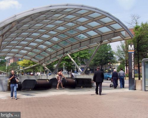 121 6 St, Washington DC 20002-2215 exterior