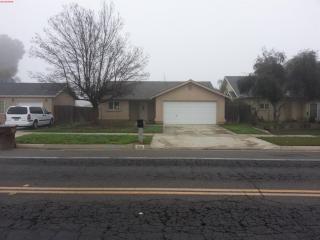438 E St, Tulare, CA 93274-3716