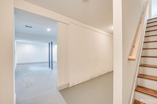 110 Bond St, Iselin NJ  08830-2424 exterior