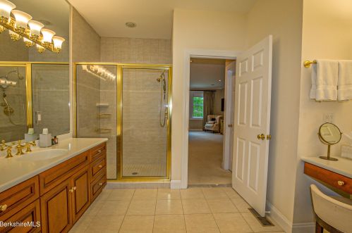 47 Fairwynds Dr, Lenox MA 01240-2729 exterior