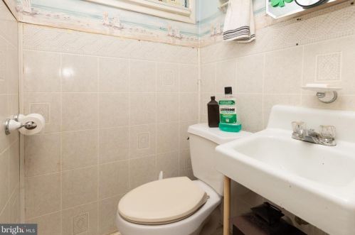 1110 Gregg St, Philadelphia PA 19115-4283 exterior