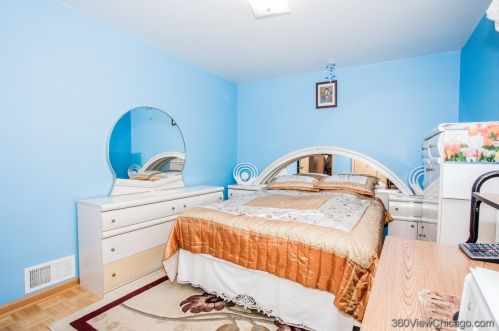 5515 Kildare Ave, Chicago IL 60629-5733 exterior