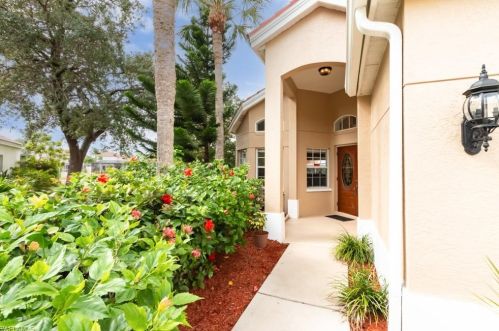 195 Lady Palm Dr, Naples, FL 34104-6455